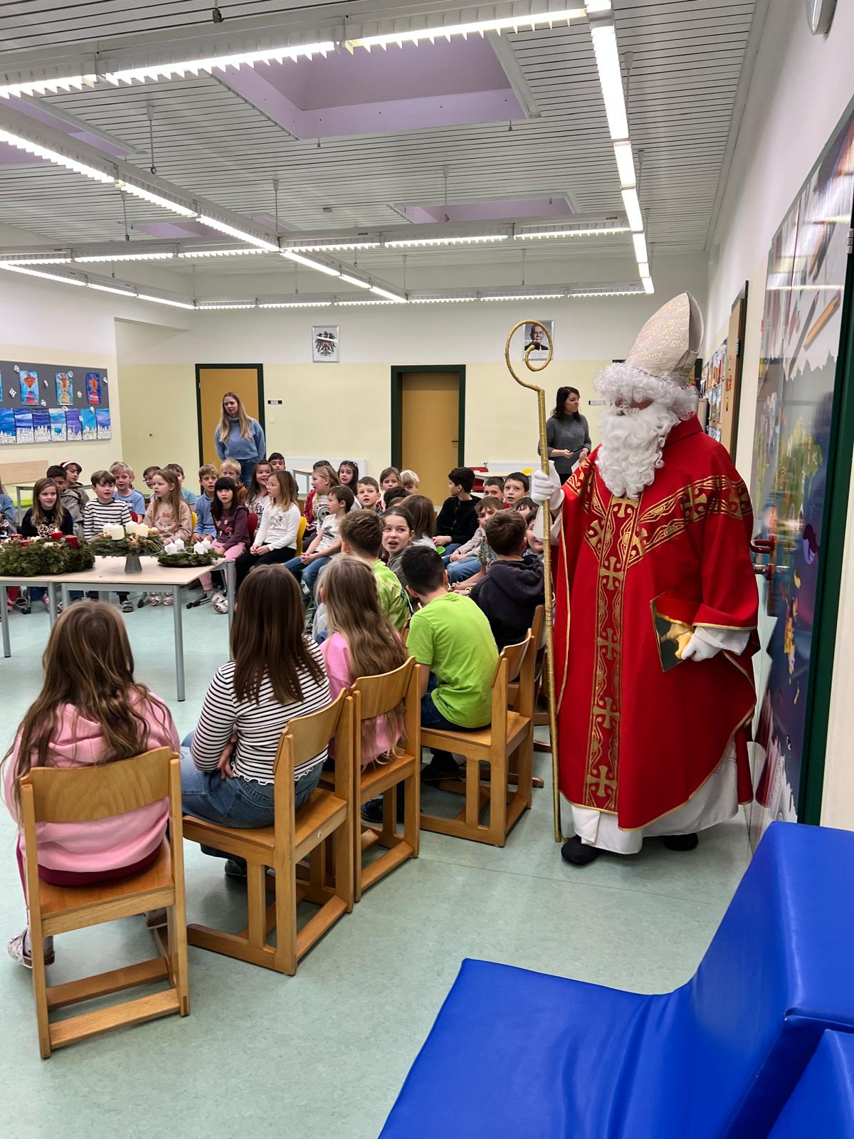 Mehr über den Artikel erfahren VS KAMMERN – BESUCH VOM NIKOLAUS –  DEZEMBER 2025